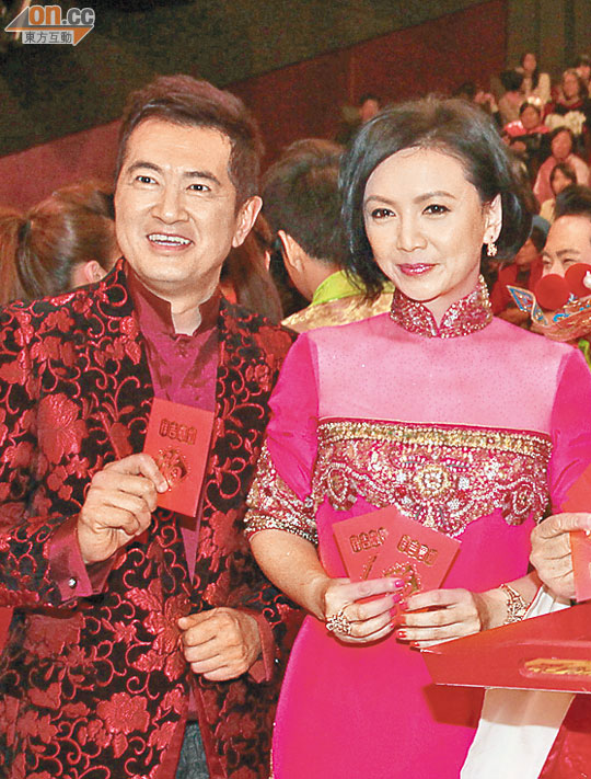 鄧梓峰(左)、曾華倩(右)