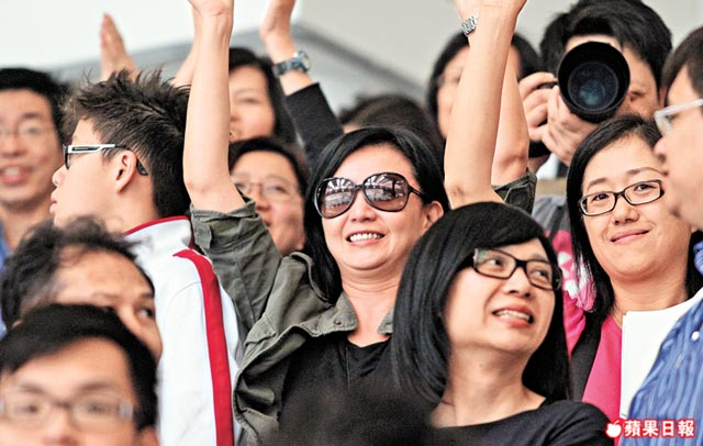 呂慧儀、方力申與曾華倩齊錄影節目